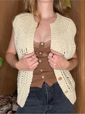 Vintage 1980s/90s Collections Cream Chunky Knit Crochet Vest | Large